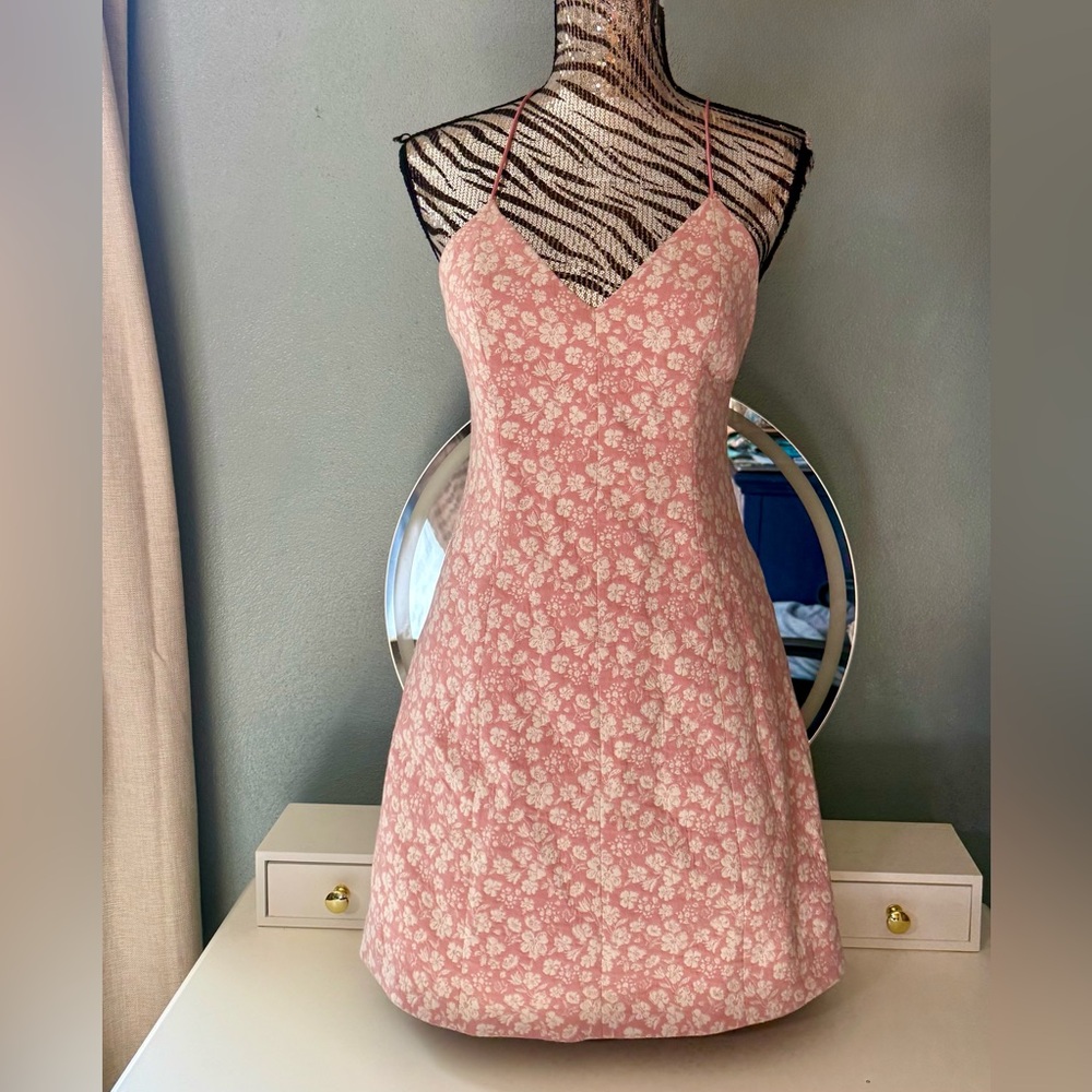 Alice + Olivia Tayla Floral Structured Mini Dress
Size 4